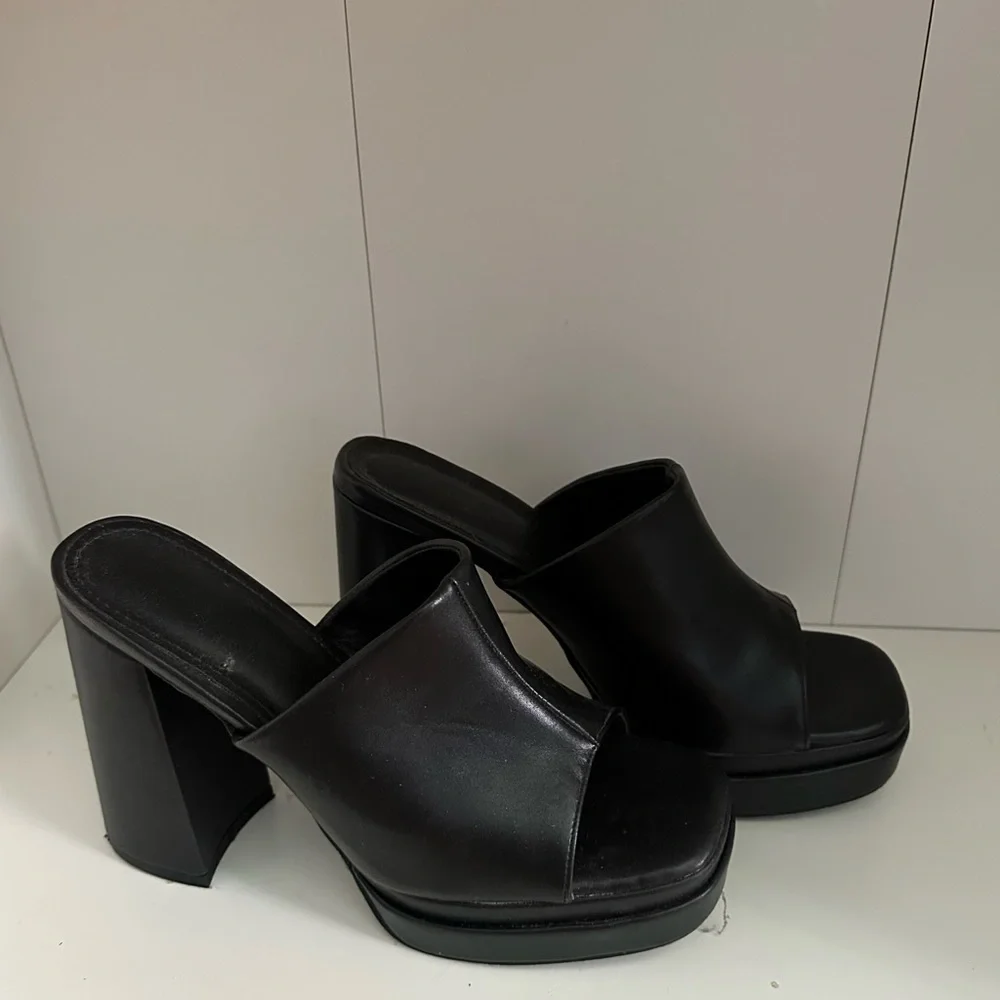 Elegant Black Women's Platform Mules - Picture 2 of 5